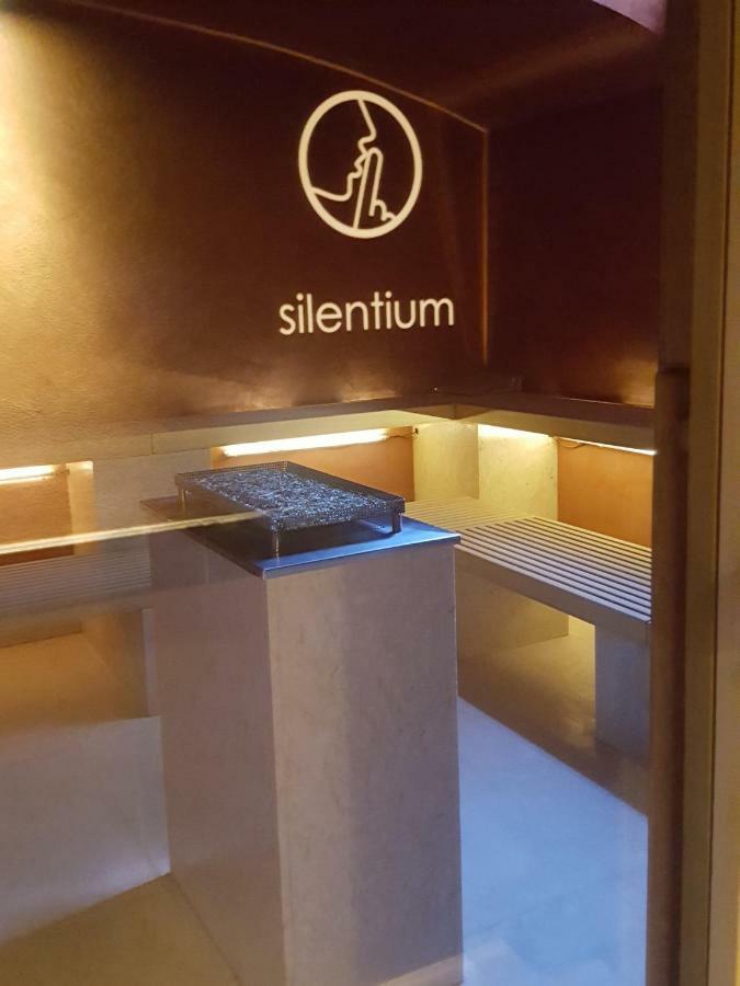 Airport & Fair Suite Apartments Fiumicino Ngoại thất bức ảnh